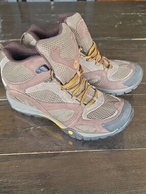 (7) Merrell Women's Brown and Tan Trail Hiking Shoes Select Dry Gorpcore Outdoor